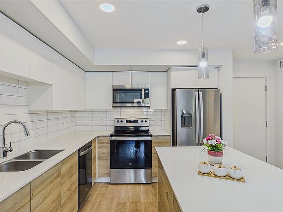 2nd image of 4820 Cedar Ridge Pl #204