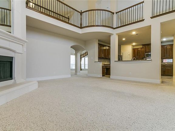 2nd image of 401 Basswood Trl