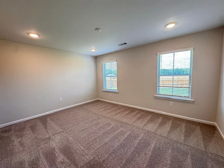 47 Coolidge Dr — Photo 8