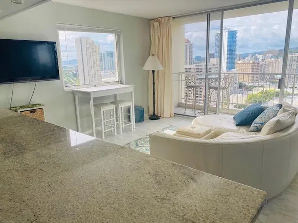 400 Hobron Ln, Honolulu, HI