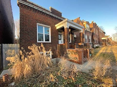 3rd image of 2120 Allen Ave