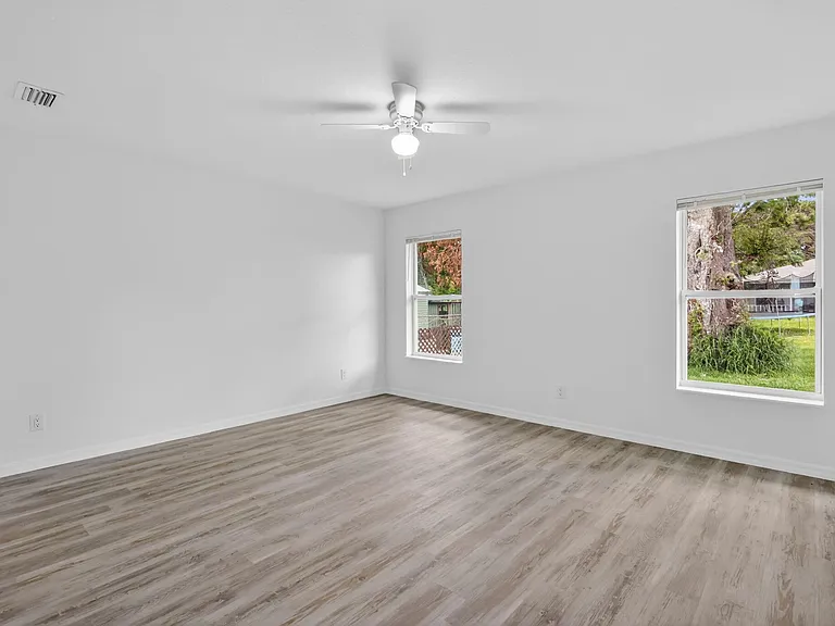 2206 S 34th St — Photo 33