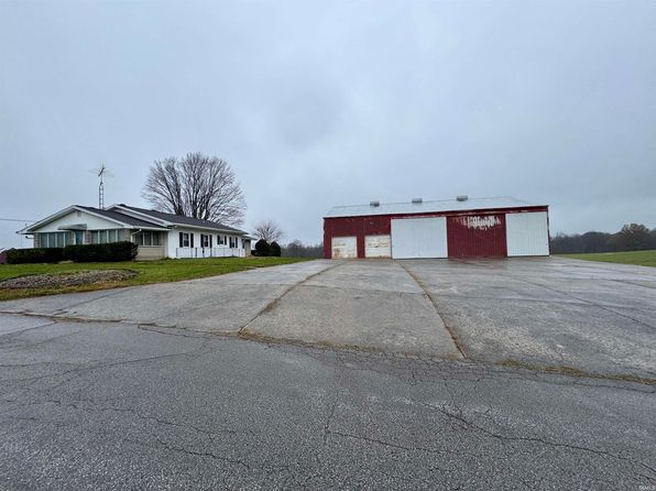 8261 W Cox Ferry Rd, Campbellsburg, IN 47108