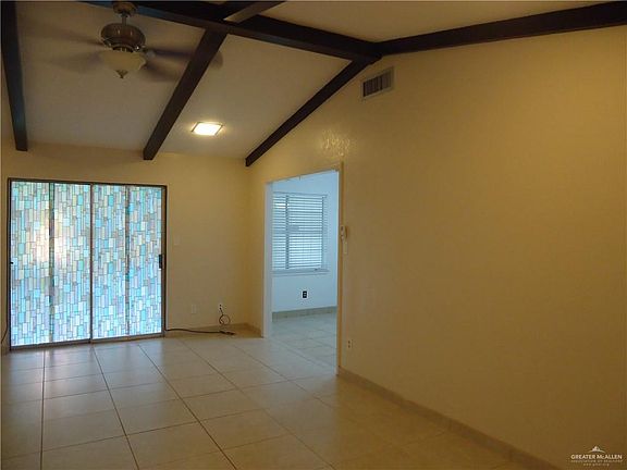 3rd image of 2121 Iris Ave