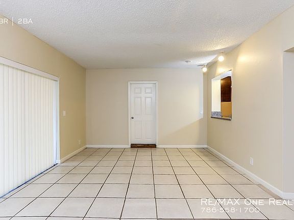 4th image of 560 NW 43rd Ave
