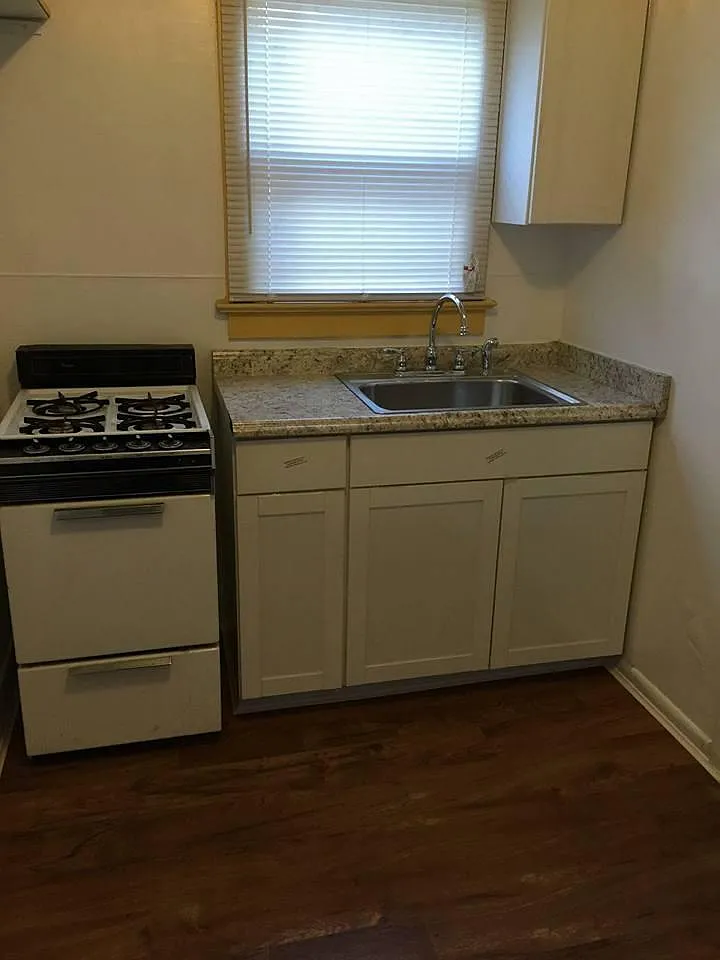 Studio, 400 sqft, $1,475 — Photo 3
