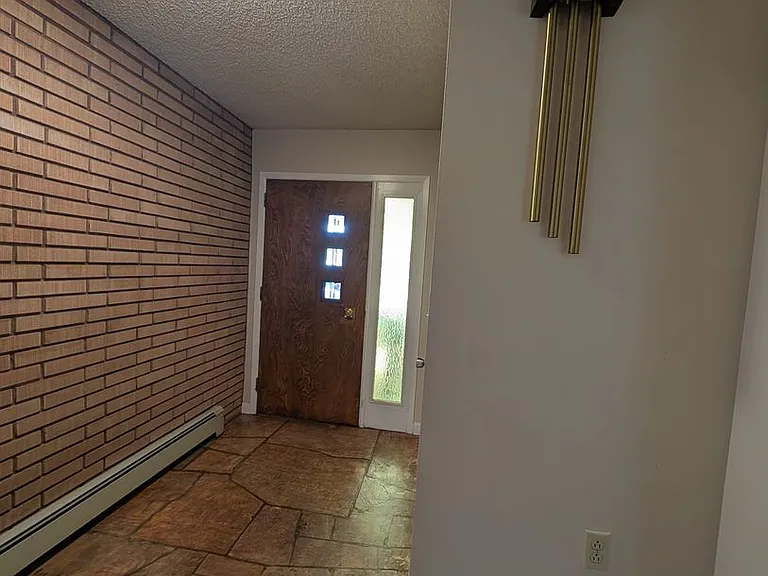 8731 Haggerty Ln — Photo 2