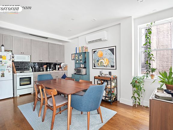 3rd image of 776 Franklin Ave APT 5B