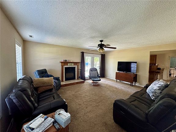 3rd image of 38 Wilson Dr