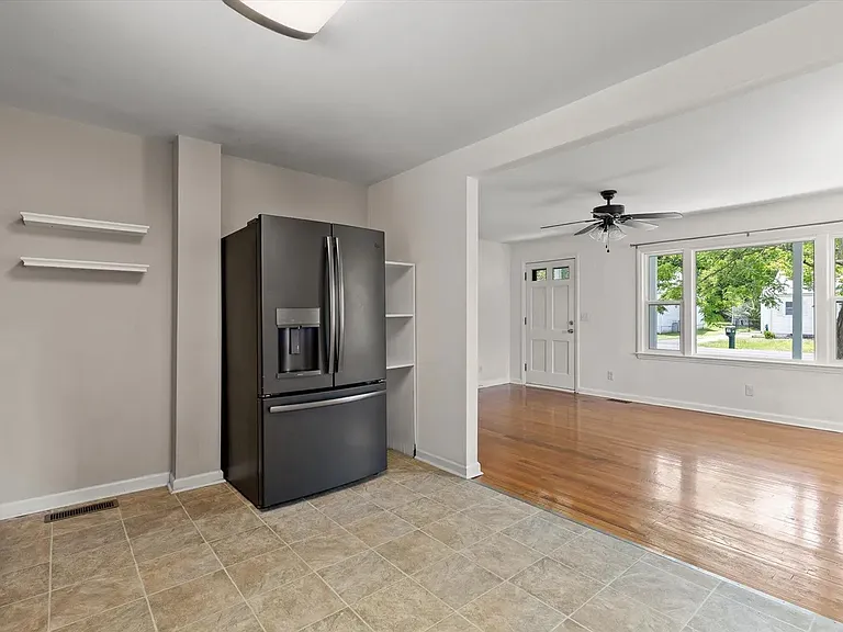 1604 E Ridge Ave — Photo 6
