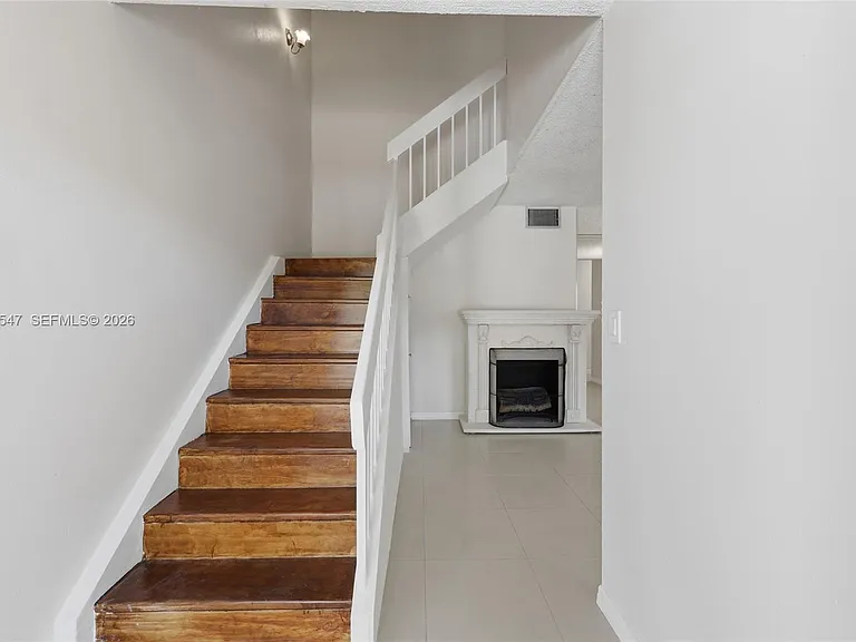 6929 SW 38th St #2-L — Photo 2