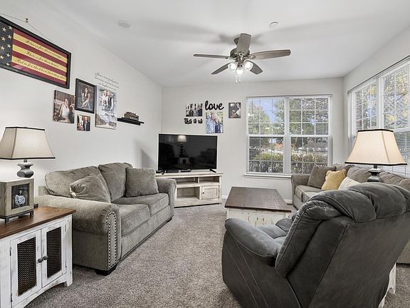 4th image of 1902 Parkside Dr #1902