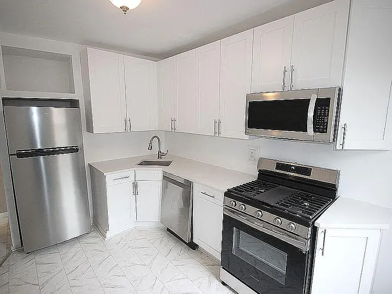218 Park Ave #2 — Photo 2