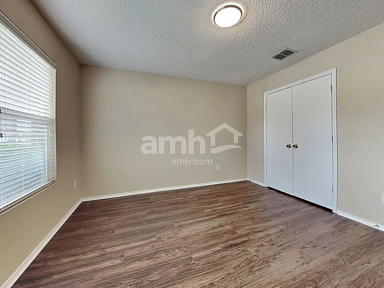 1430 Stewart Dr — Photo 16