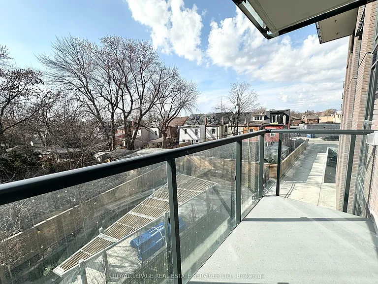 3385 Dundas St W #323 — Photo 11