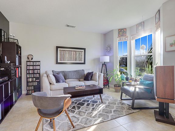3rd image of 10472 SW Westlawn Blvd