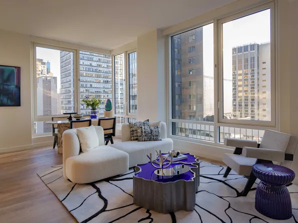 135 East 47th Street image 1 of 9