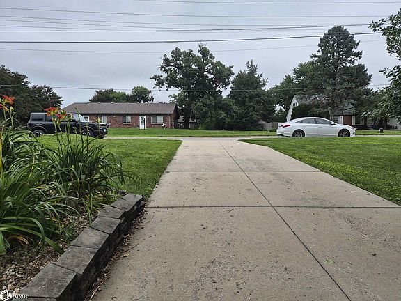 3rd image of 1225 N 4th Ave W