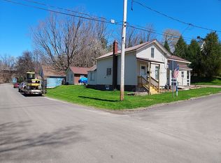 2 Maple Pl, Silver Creek, NY