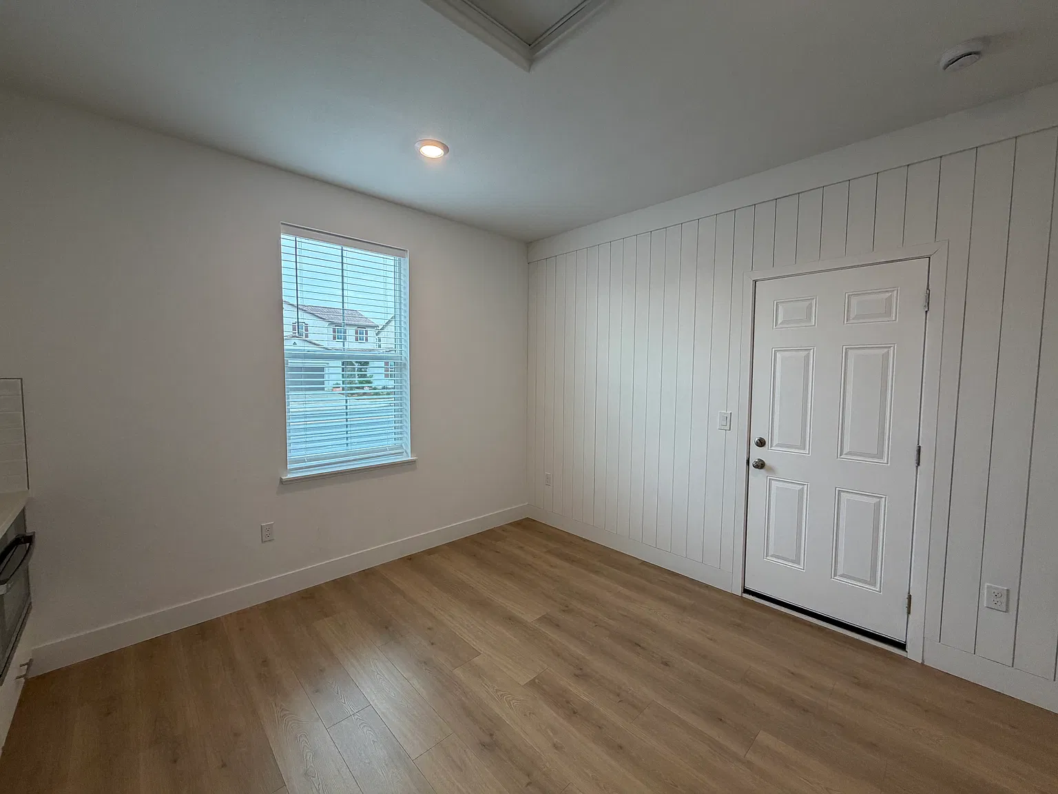 4 bed, 2782 sqft, $1,450 — Photo 2