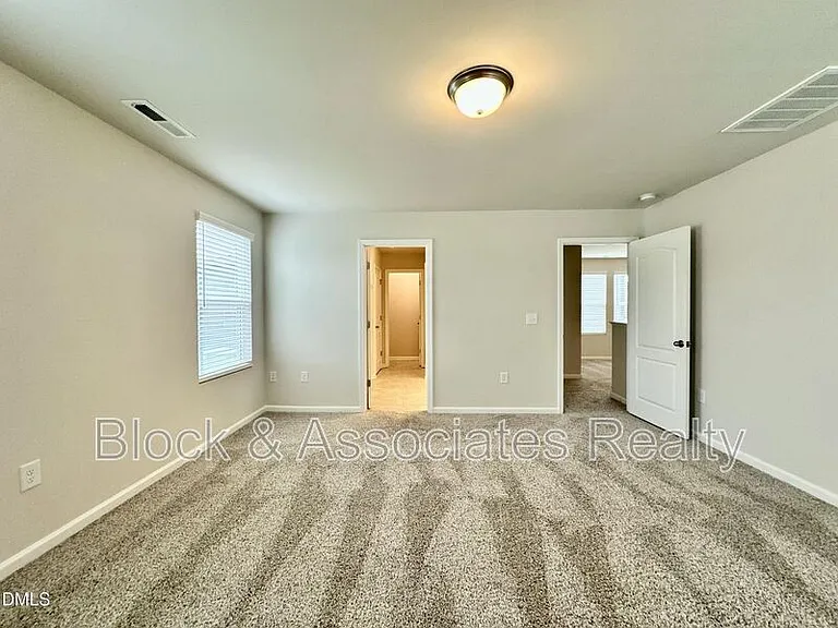 104 Sweet Olive St — Photo 4