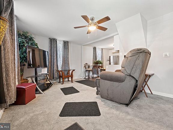 3rd image of 475 Evergreen Ave