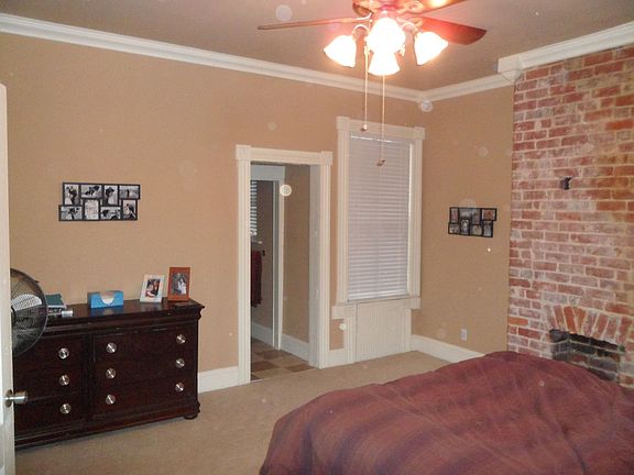 4th image of 1049 Crawford Pkwy