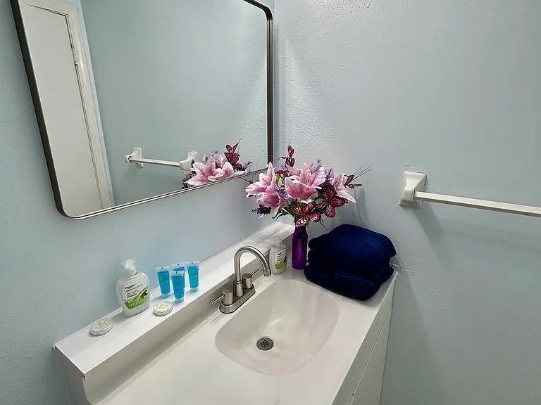 1625 Rebecca St — Photo 24