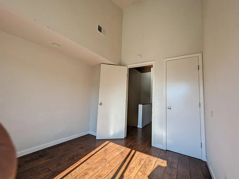 4058 Mahaila Ave #F — Photo 38