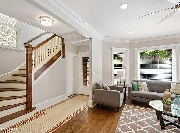 3rd image of 4704 N Talman Ave