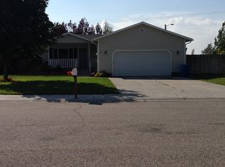 35 Dalling Cir, Sugar City, ID 83448