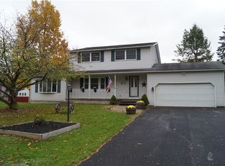 115 Fleetwood Ln, Minoa, NY 13116