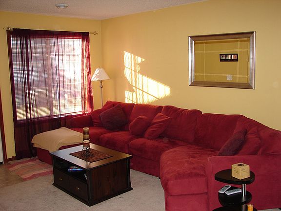 Tastefully decorated Living Room