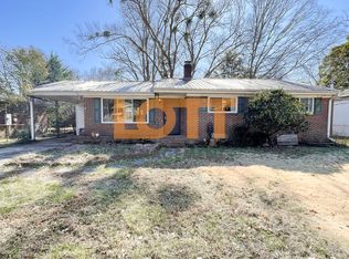 126 Forestdale Dr, Taylors, SC 29687
