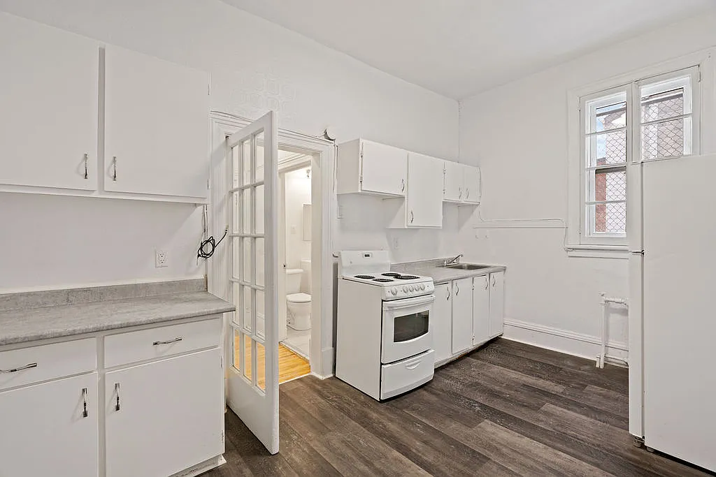Building Photo - 260 1/2 Dalhousie St