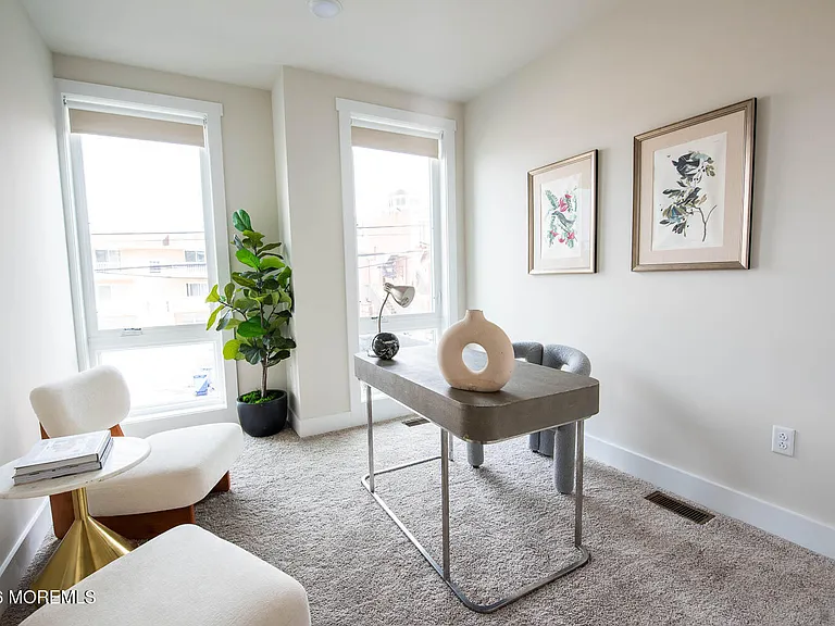 1403 Kingsley St #209 — Photo 29