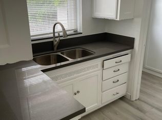 1450 E Chevy Chase Dr #B, Glendale, CA 91206