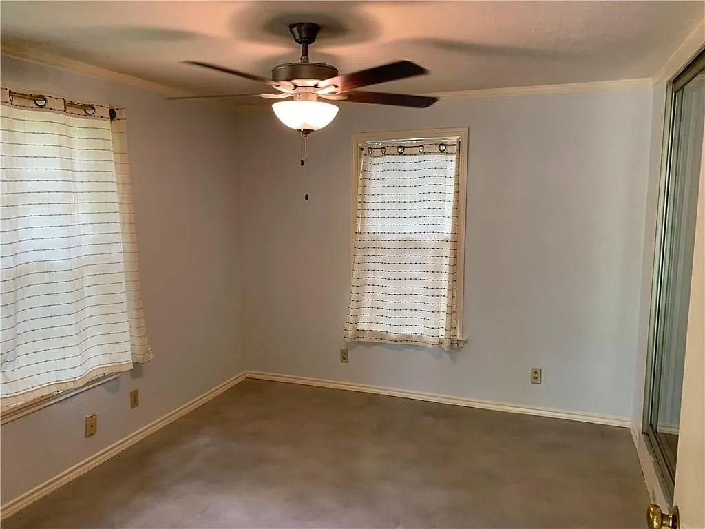 3 bed, 1.5 bath, 1453 sqft, $2,000 — Photo 4