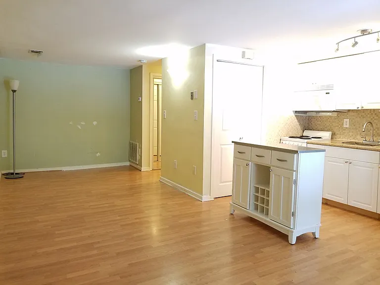 9810 Hellingly Pl #100 — Photo 6