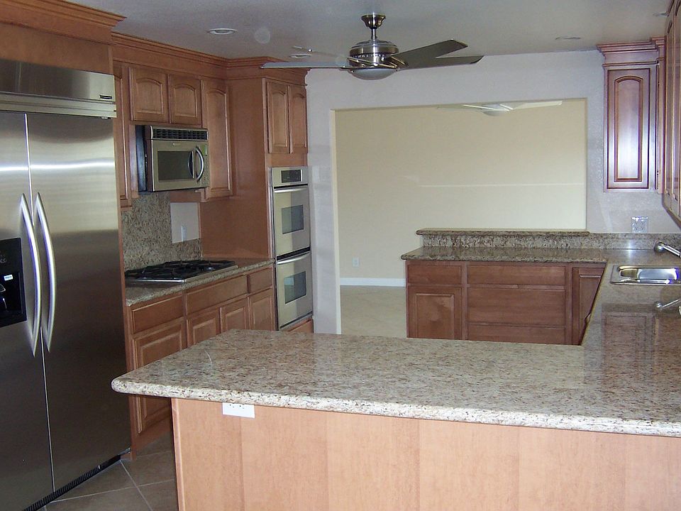 2nd image of 896 Dianne Dr