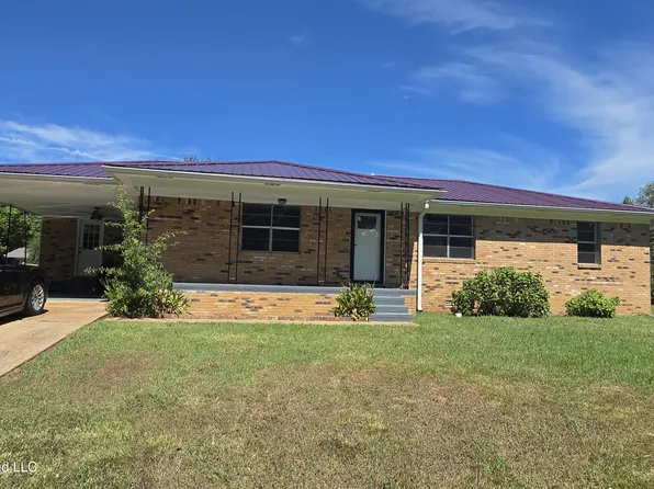 455 N Hill St #A, Holly Springs, MS 38635