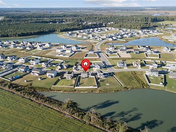 4th image of 403 Moorland Way
