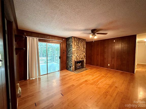 5th image of 5373 Woodside Dr