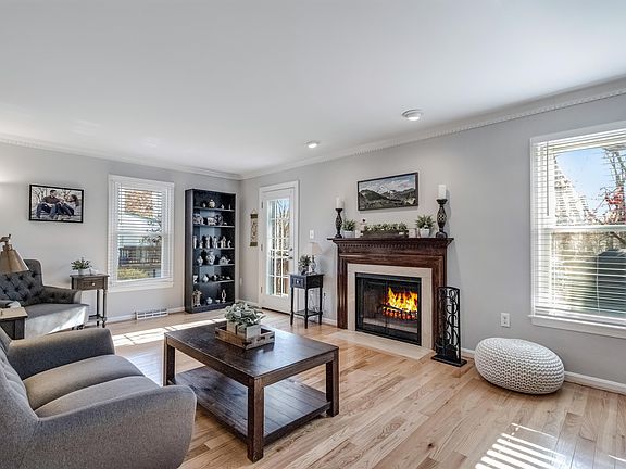 4th image of 7945 Yancey Dr #1