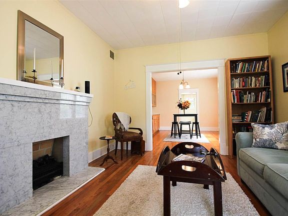 5th image of 1219 E Blount St
