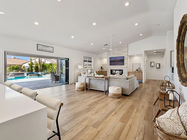 45163 Crystal Springs Dr — Photo 37