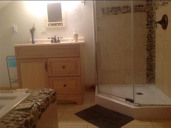 3rd image of 290 Nelson Ave