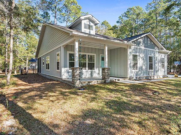 5th image of 2988 Island Drive SE