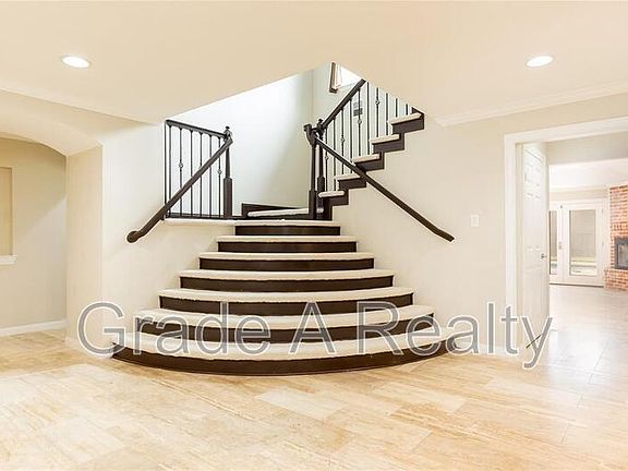4th image of 4319 Woodvalley Dr