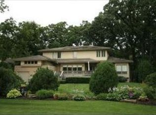 126 Forest Trl, Oak Brook, IL 60523